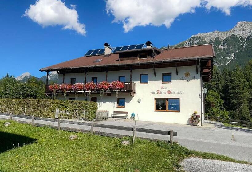 پانسیون Alte Schmiede