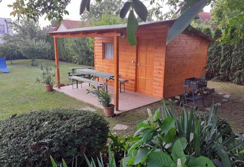 ペンション Hajnalka Vendégház