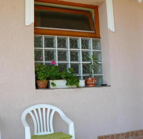 פנסיון Hejő Apartman