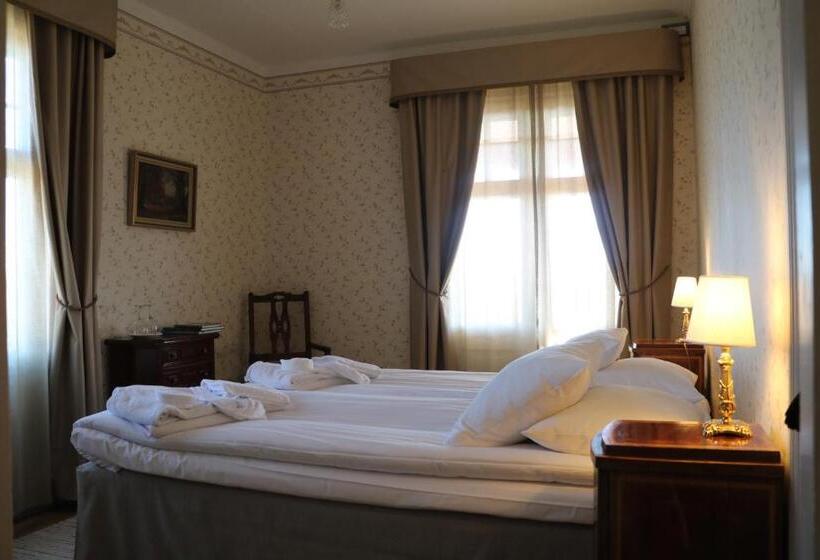 بنسيون Ombergs Turisthotell