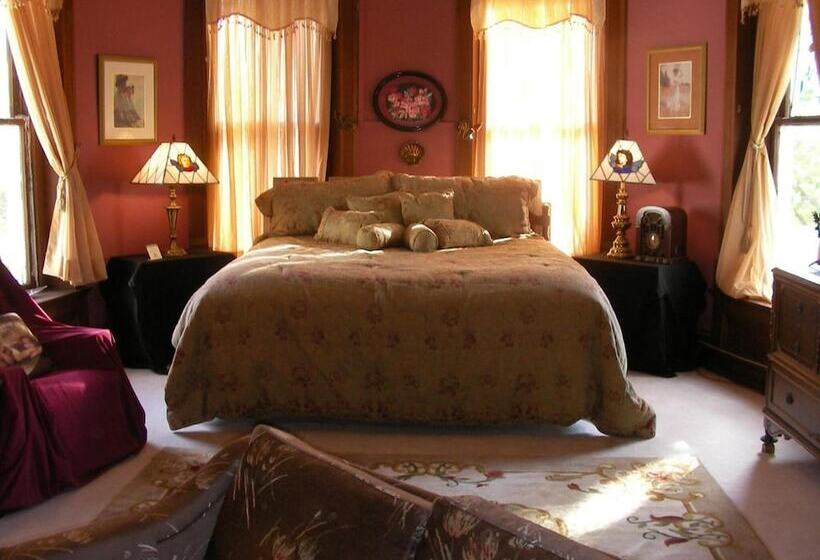 旅馆 Riverview Mansion