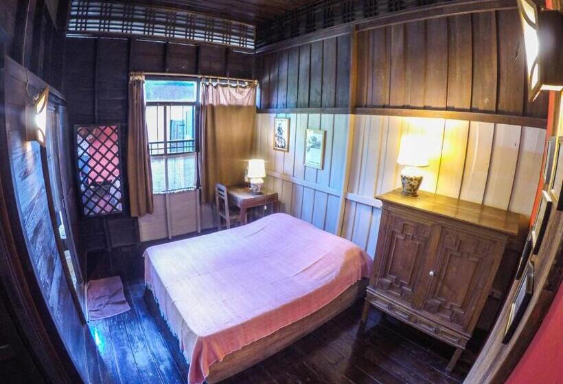 هاستل The Riverside Guest House