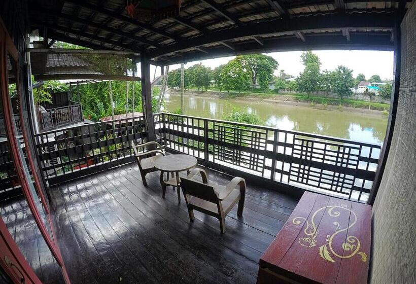 هاستل The Riverside Guest House