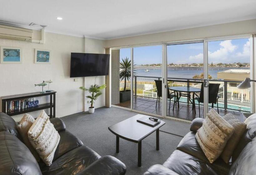 Crown Apartments