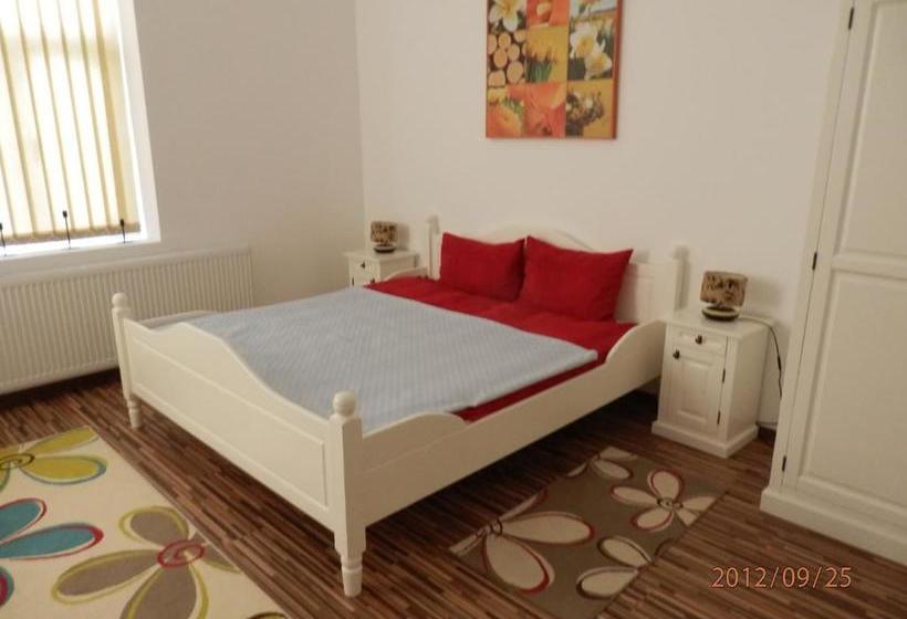Pannonia Rooms And Apartments
