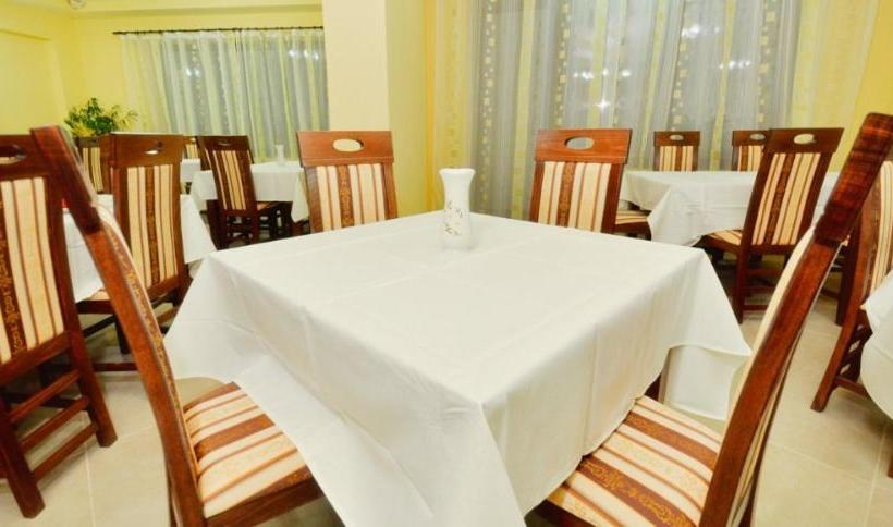 پانسیون Camves Inn