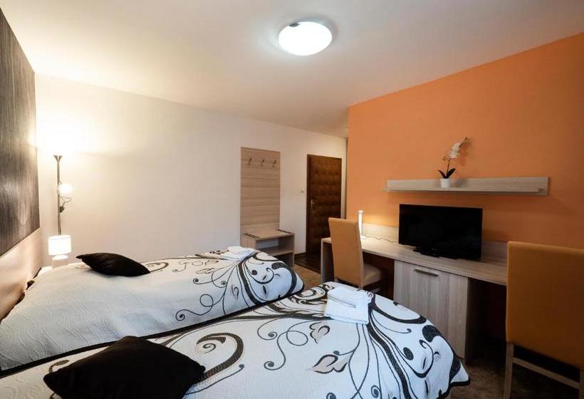 بنسيون Penzion Almada