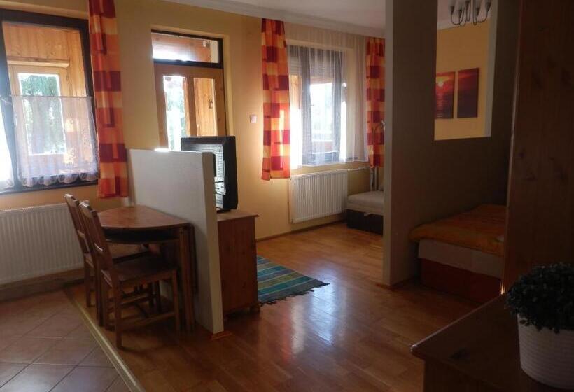 پانسیون Rt Home Vendégház