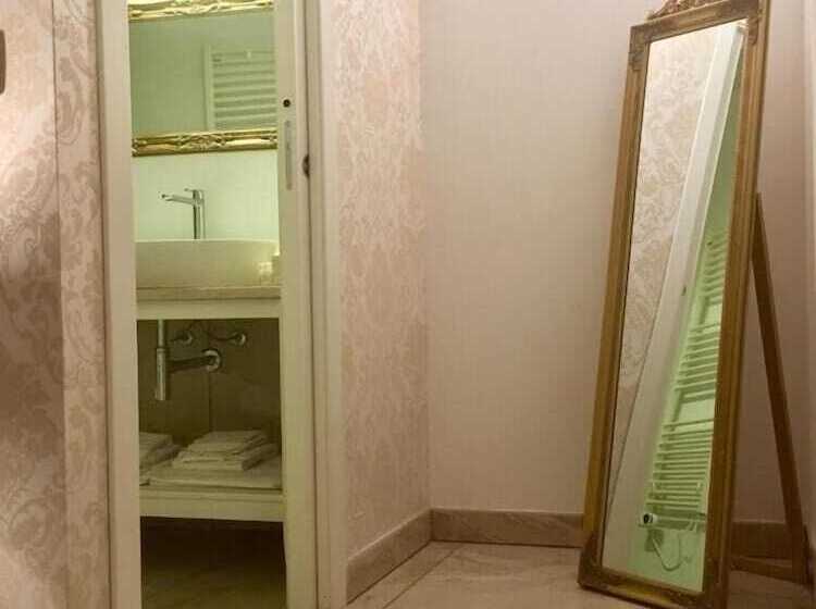 تختخواب و صبحانه Dimora San Biagio Suites&apartment