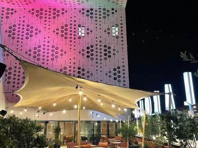 هتل Campanile Montpellier Centre St Roch
