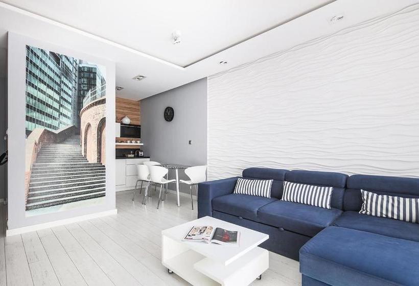 هتل Poznan Apartments Towarowa