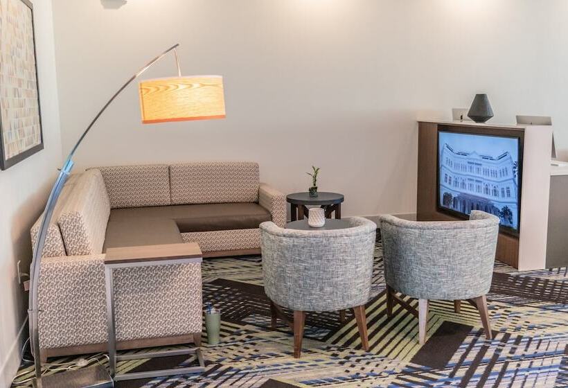 호텔 Holiday Inn Express & Suites Birmingham   Homewood By Ihg