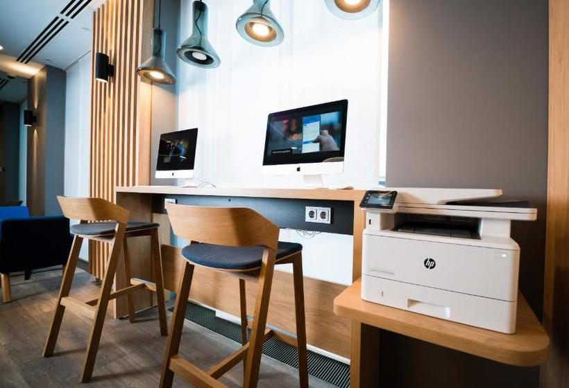 בית מלון כפרי Holiday Inn Express Moscow  Baumanskaya, An Ihg