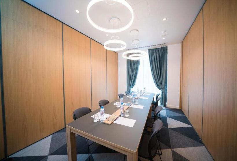 בית מלון כפרי Holiday Inn Express Moscow  Baumanskaya, An Ihg