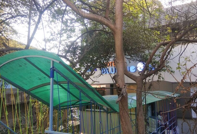 Отель Treebo Blue Moon Powai