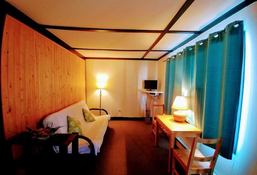 モーテル Dwight Riverside Inn