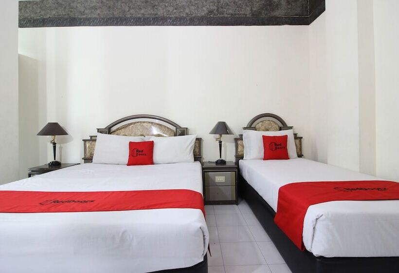 پانسیون Reddoorz Near Malioboro Mall