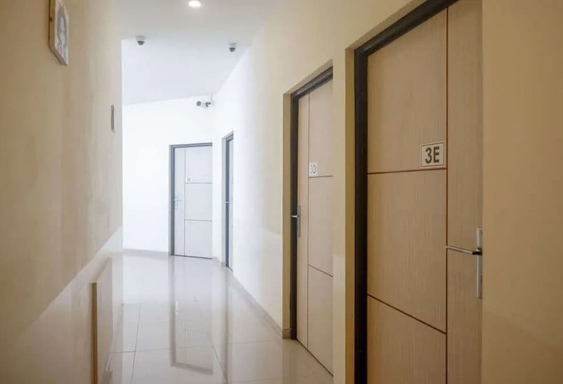 پانسیون Reddoorz Near Malioboro Mall