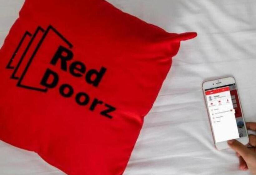 פנסיון Reddoorz Syariah Near Mercu Buana University