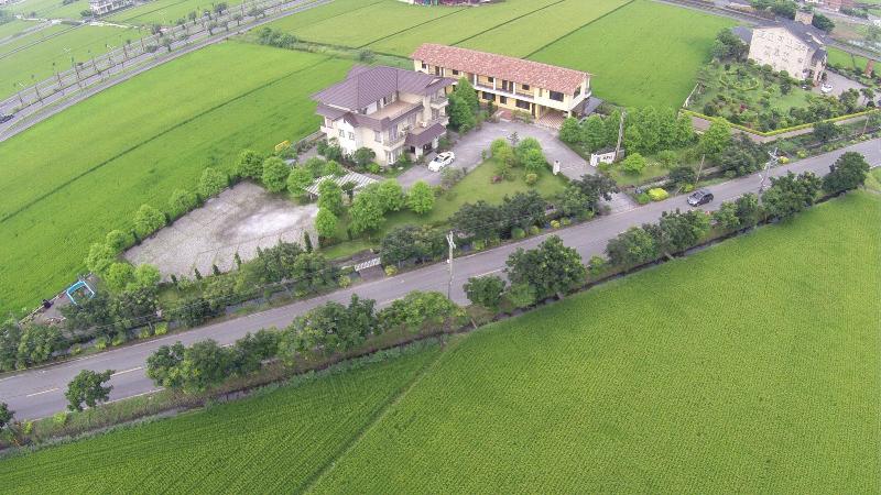 تختخواب و صبحانه Elegance House