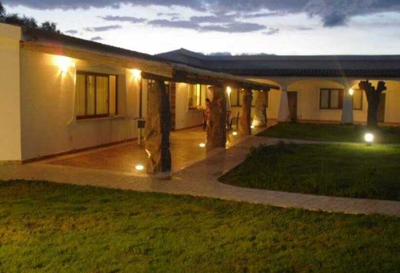 여관 Agriturismo Irghitula