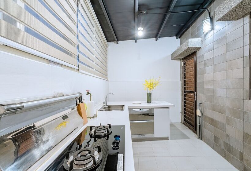 مسافرخانه Fernan B&b