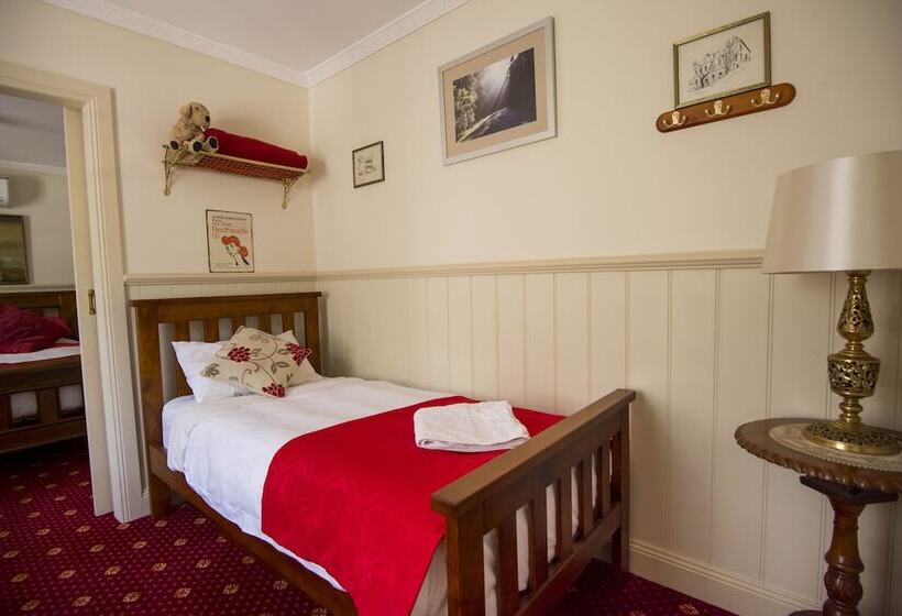 Хостел Mill House