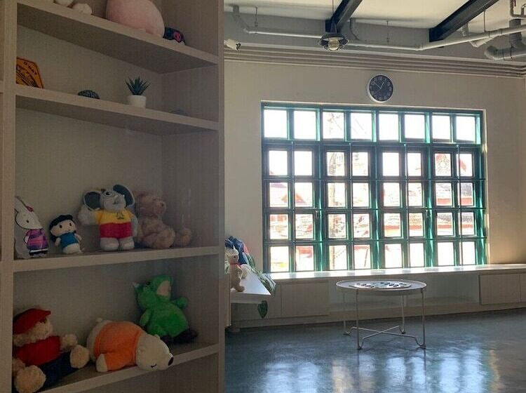 هتل Busket Hostel