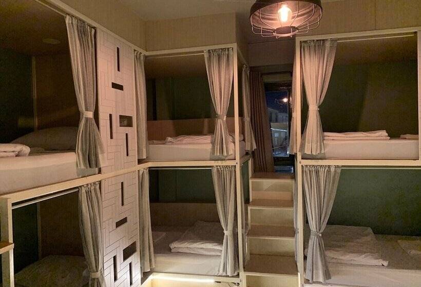 هتل Busket Hostel