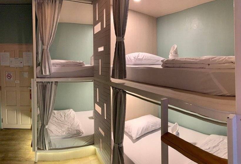 هتل Busket Hostel