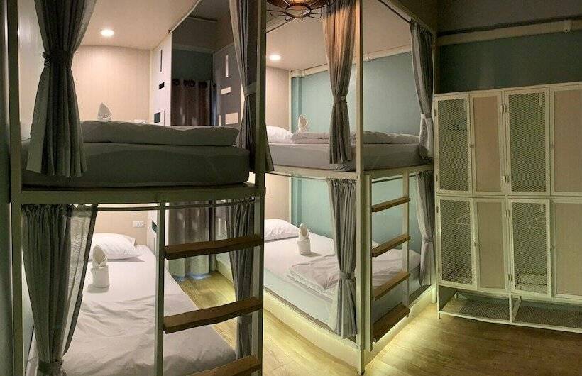 هتل Busket Hostel