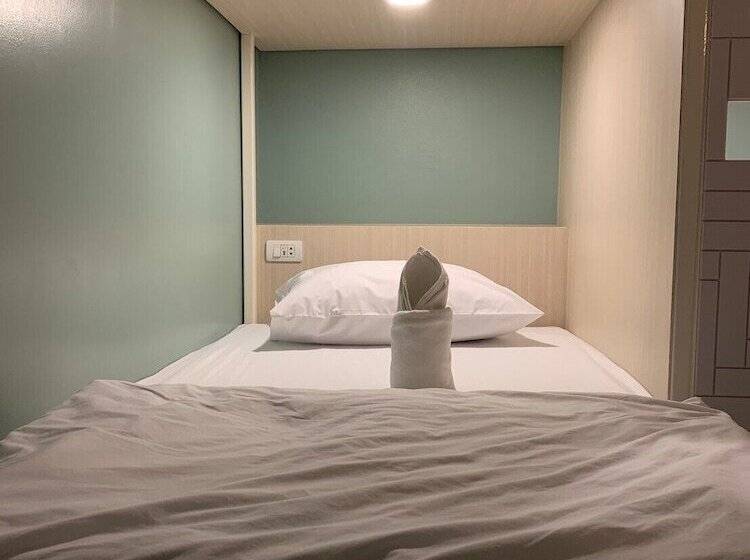 هتل Busket Hostel