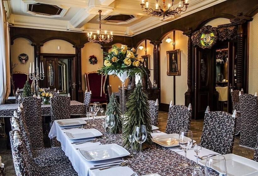 בית מלון כפרי Pałac Dąbrowa