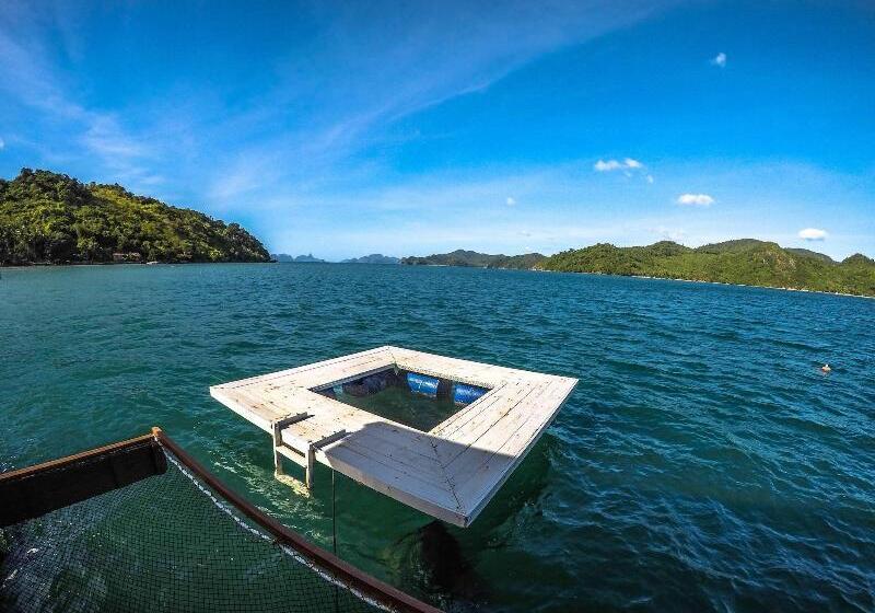 בית מלון כפרי Pangulatan Beach Resort