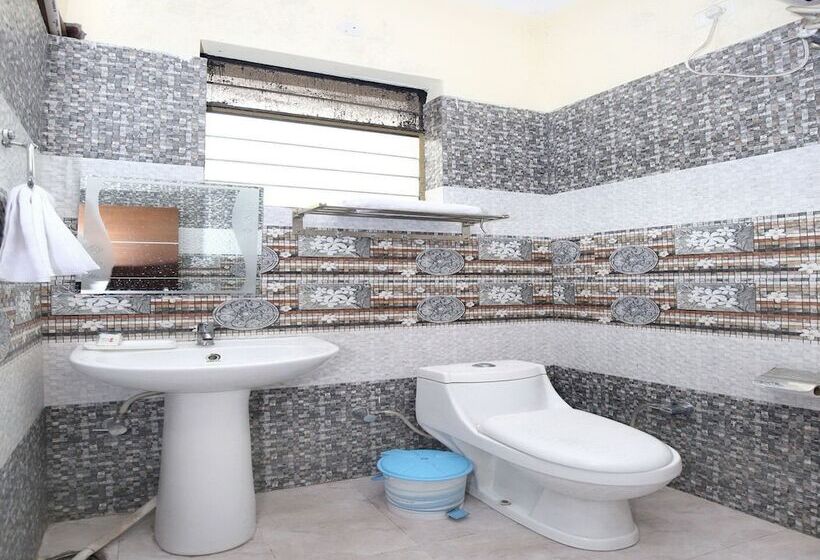 فندق The Green Park Resort