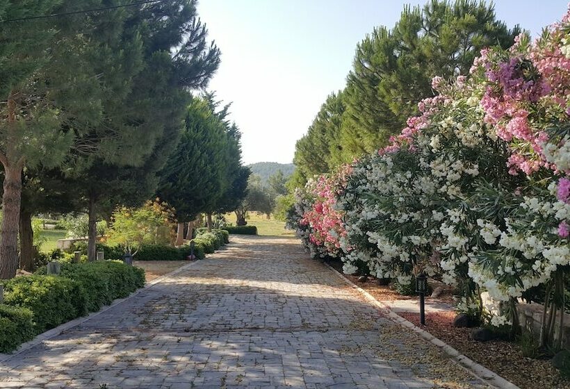 Urla Ciftlik Otel