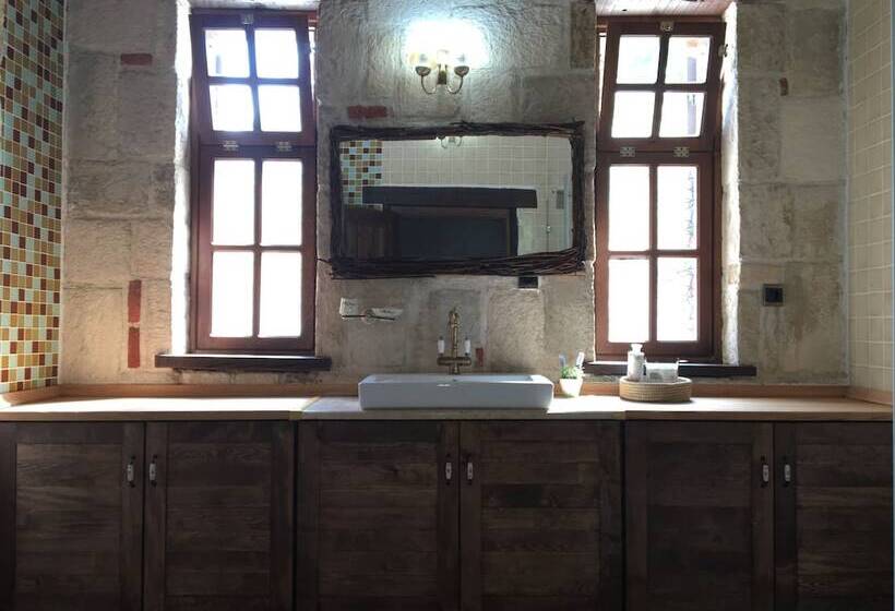 Urla Ciftlik Otel