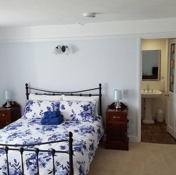 مبيت وإفطار Lowerfield House