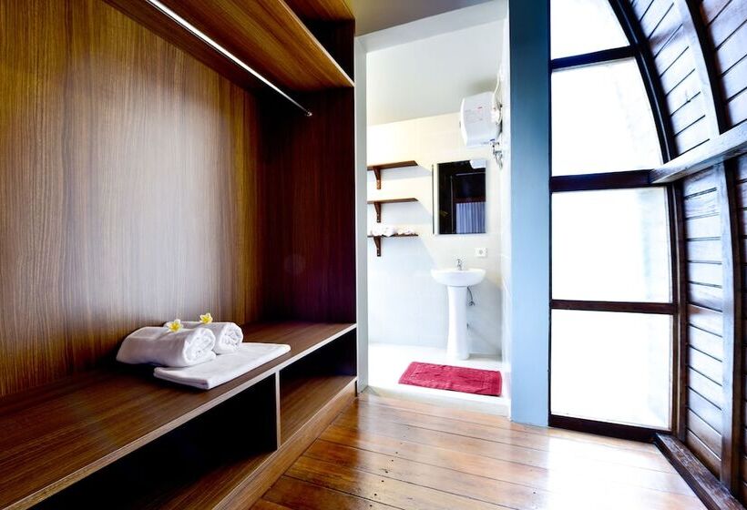 تختخواب و صبحانه The Lumbung Wood Villa