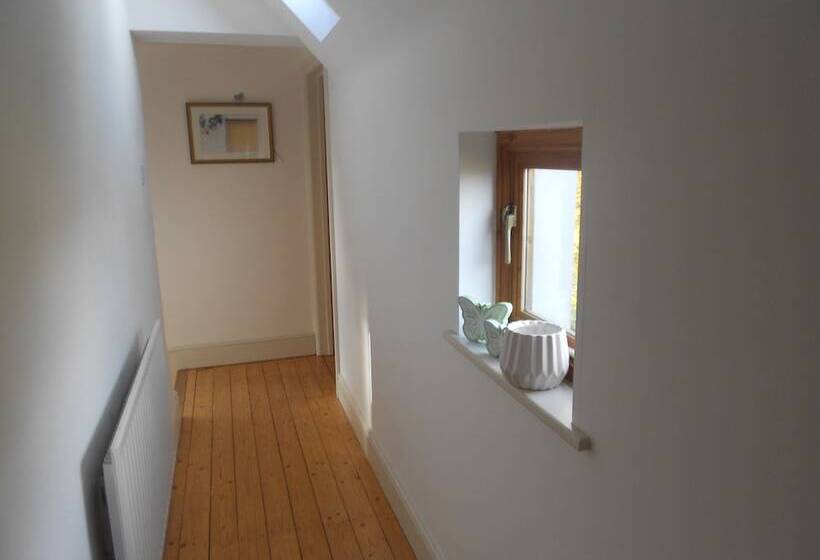 مبيت وإفطار Villa Farm Cottage