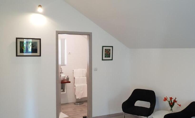 فندق فئة نجمة واحدة Ke To Zagreb Airport Rooms