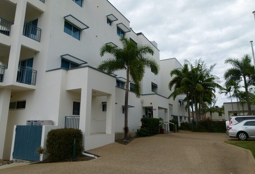 פונדק Madison Ocean Breeze Apartments