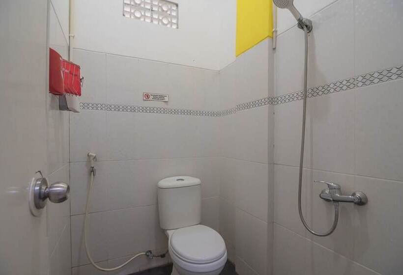 مسافرخانه Reddoorz Syariah Near Bscc Dome