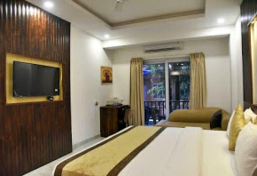 هتل De Falcon Goa Beach Resort