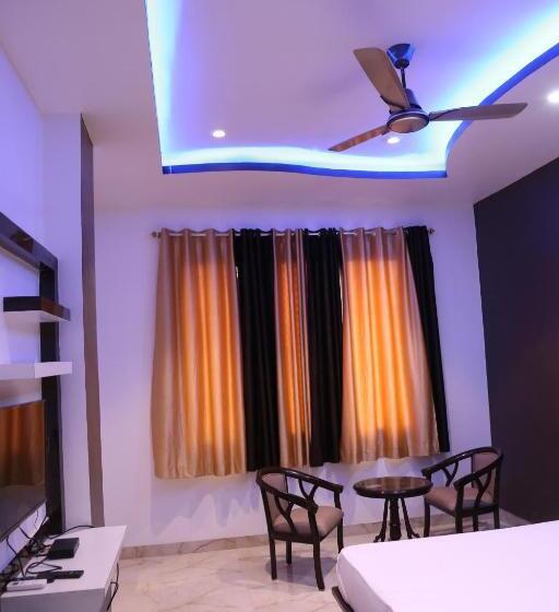 فندق Dhanraj Palace