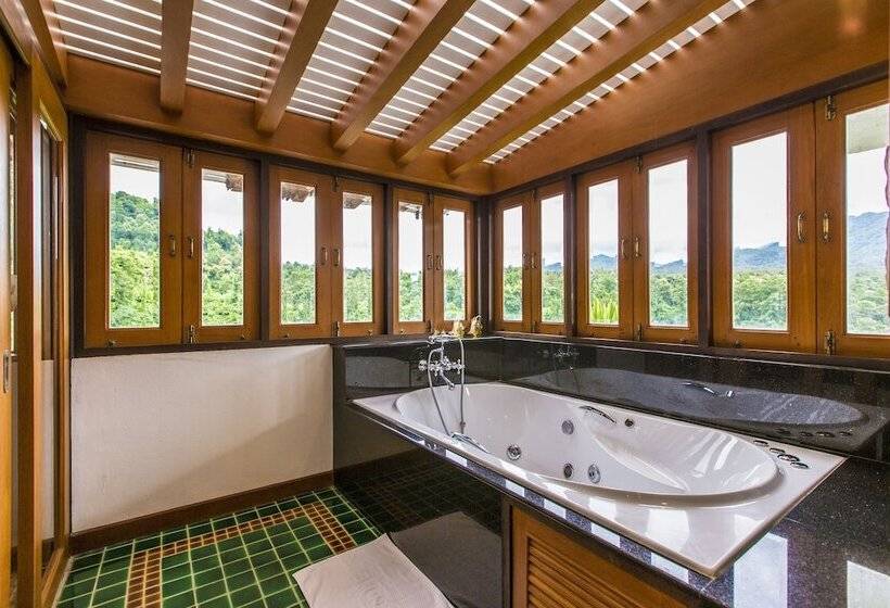 هتل E Outfitting Valley Resort