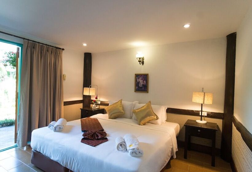 هتل E Outfitting Valley Resort