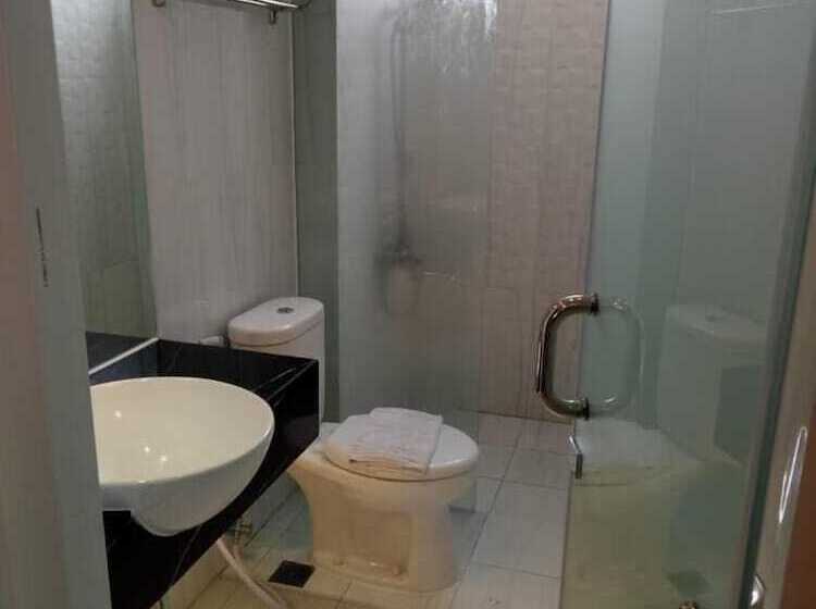هتل Front One Resort Magelang