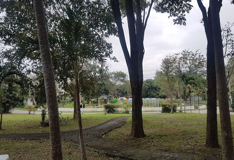 هتل Poolvilla Chiangmai