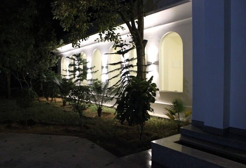 فندق Shubham Resort